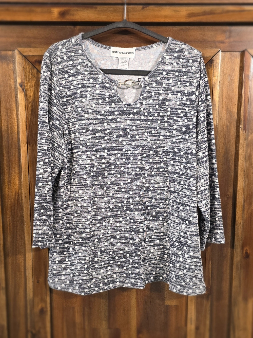 Cathy Daniels Women's Black & White Textured Knit Top with Keyhole Detail